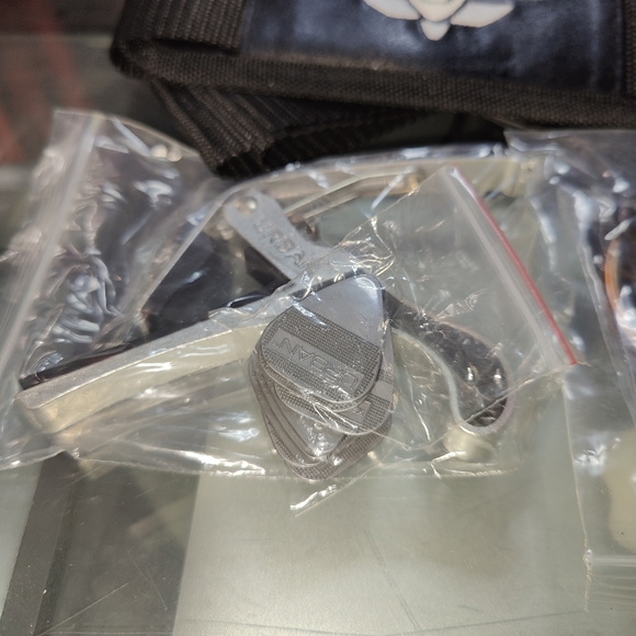 ✔️Guitar strap and more - Picture 3 of 3